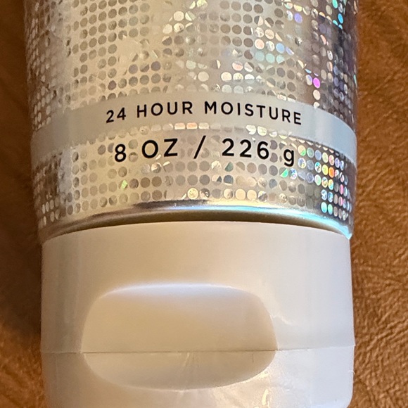Bath & Body Works Platinum Moisturizing Body Wash and Hydration Body Cream - Picture 10 of 11